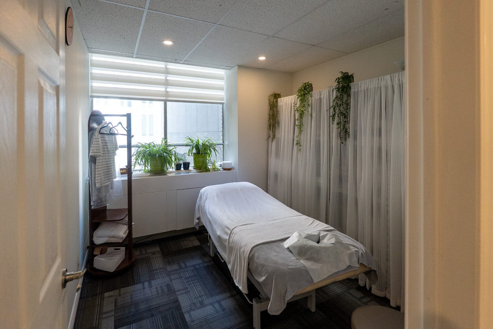 registered massage therapy with tradtional Chinese methods